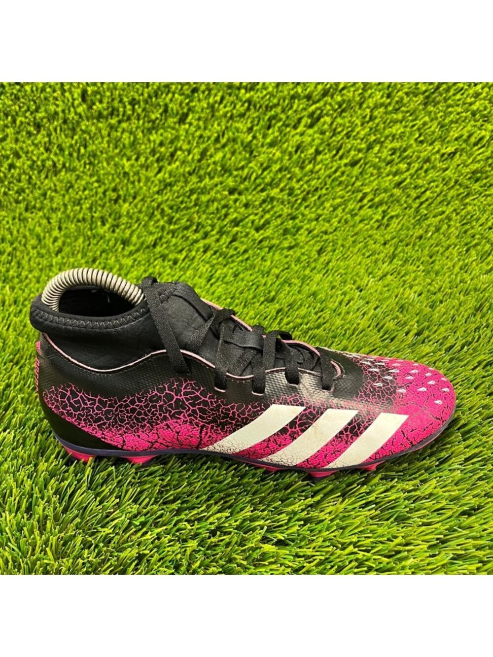 Adidas Predator Freak 4 FXG Mens Size 5.5 Pink Black Athletic Soccer Cleats Shoe